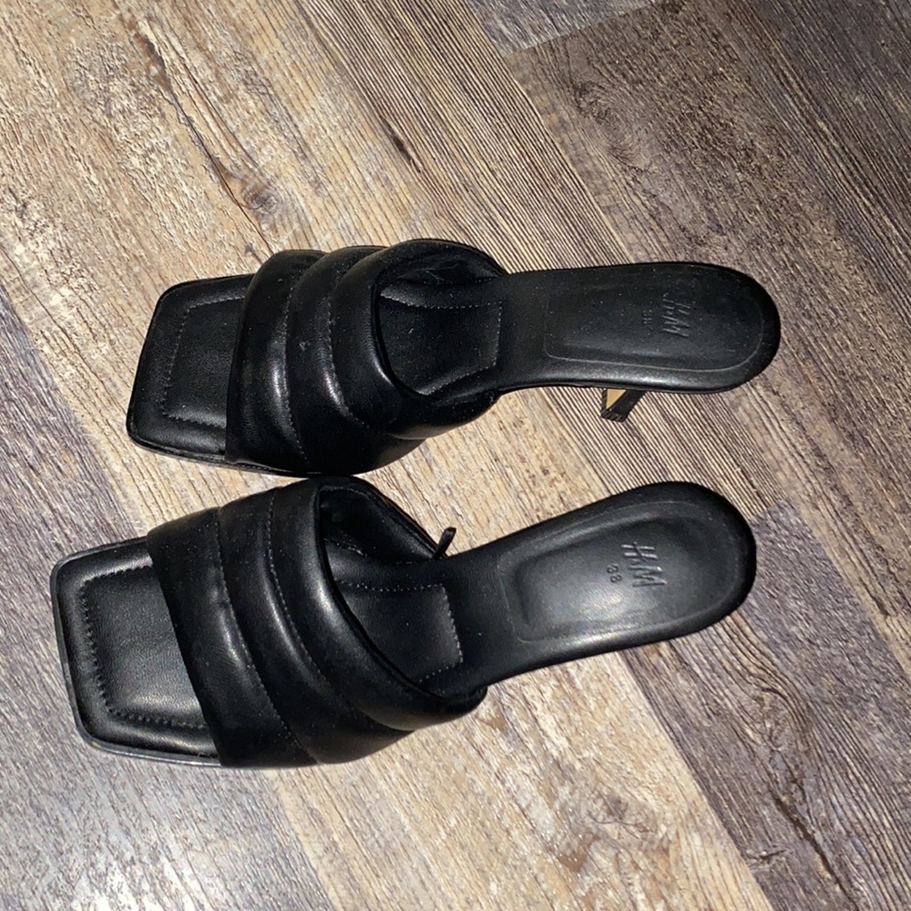 H&M stylish pumps!